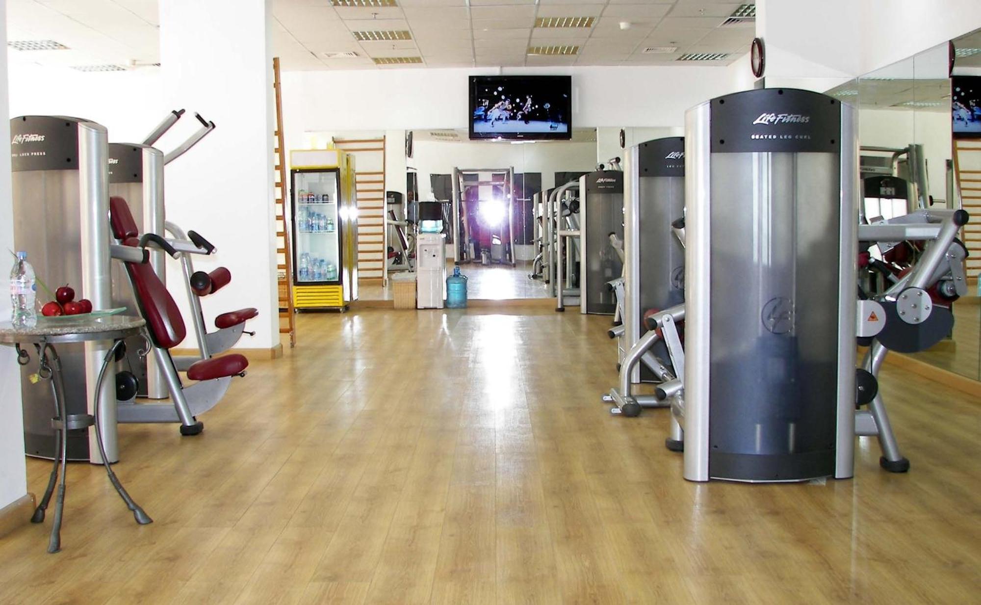 Hurghada Suites & Apartments Serviced By Marriott Екстер'єр фото The gym at the hotel