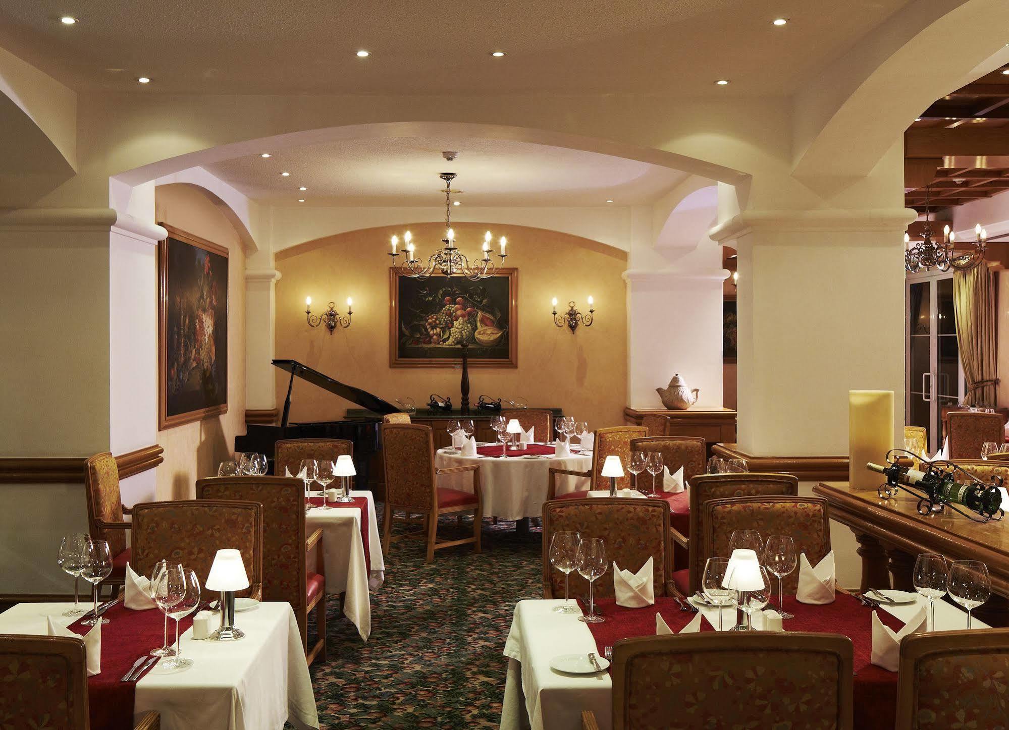 Hurghada Suites & Apartments Serviced By Marriott Екстер'єр фото Restaurant